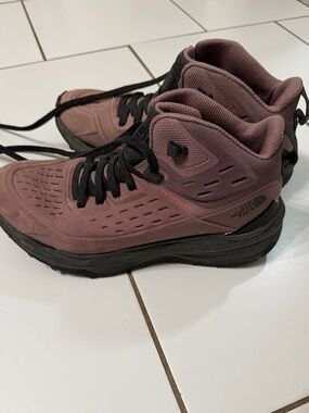 The North Face Vectiv Exploris 2 Mid Futurelight hiking boots size 8